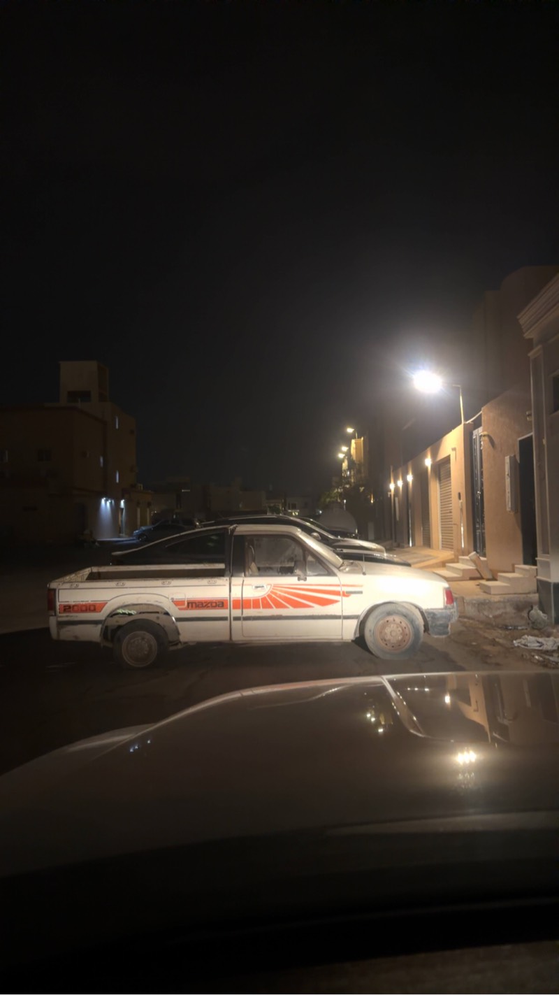 B2000 مديل 1985 الون ابيض