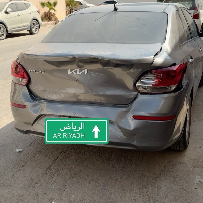 باب شنطه خلفي وصدام واصطب ايمن